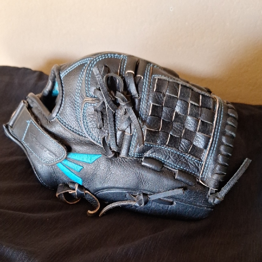 EastonBaseball Glove